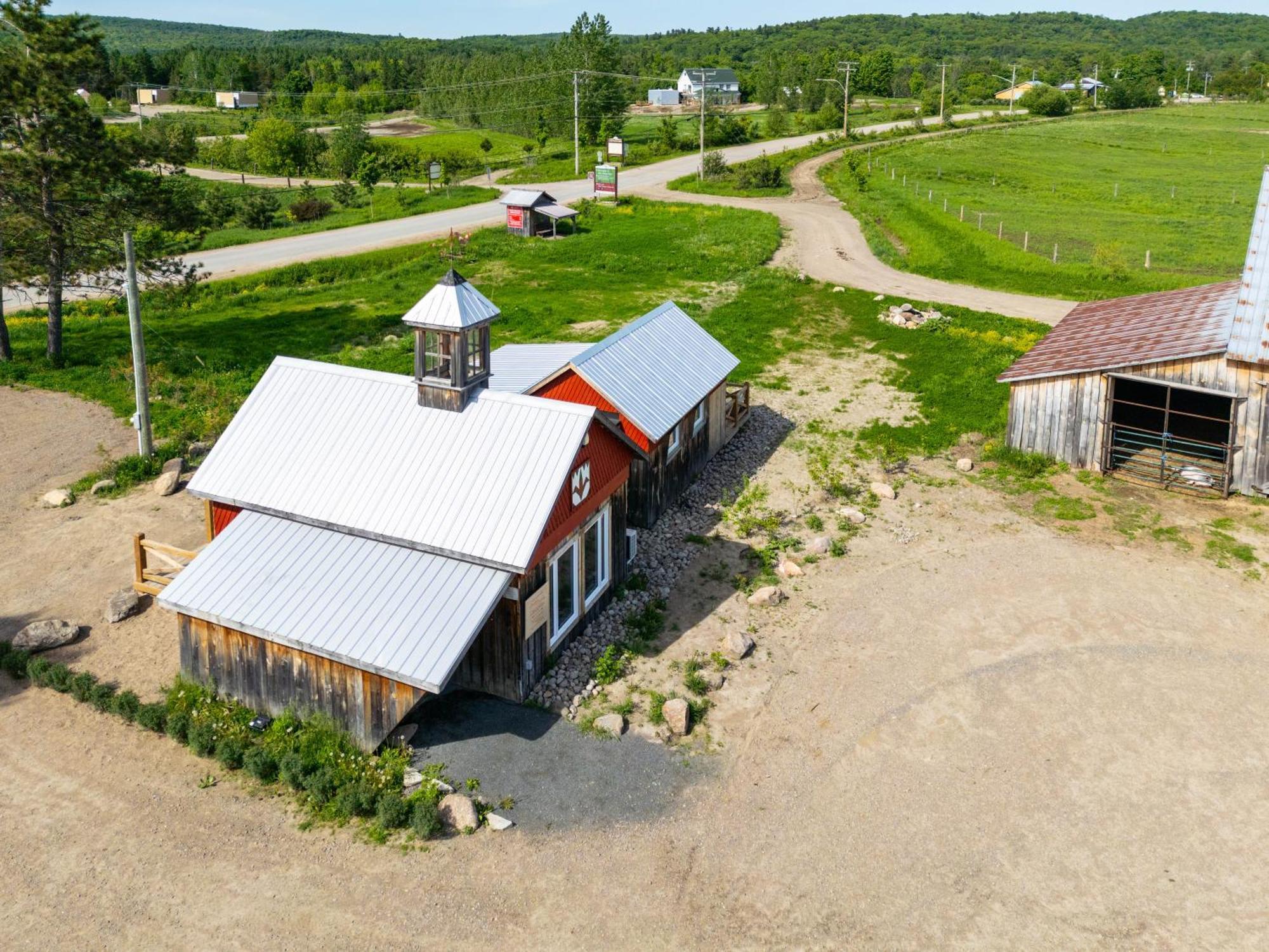Le Baluchon Eco-Villegiature Saint-Paulin المظهر الخارجي الصورة